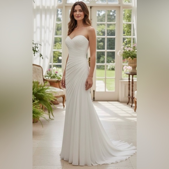 David's Bridal Wedding Gown Elegant Strapless White Mermaid Dress Size 2 $980 David's Bridal Wedding Gown Elegant Strapless White Mermaid Dress Size 2 $980